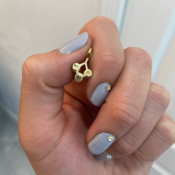 Antique Small 3 Pearl 14k Gold Pendant - Picture 4 of 6